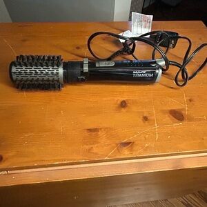 BaByliss Titanium Rotating Hair Styler - Black and Silver